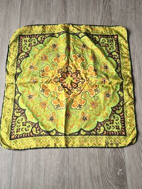 Vintage Giovanni Reda Psychedelic Vibrant Yellow Green Paisley Square Scarf